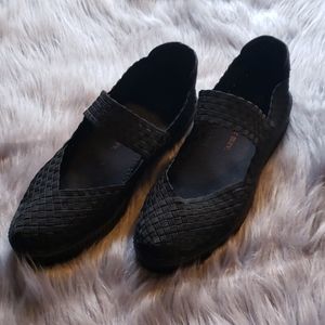 Bernie mev black shoe with strap